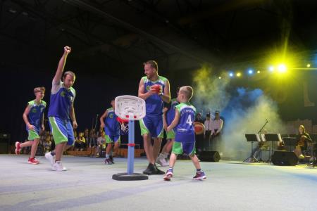 60 LET OŠ CERKNICA 40 FOTO LJUBO VUKELIČ